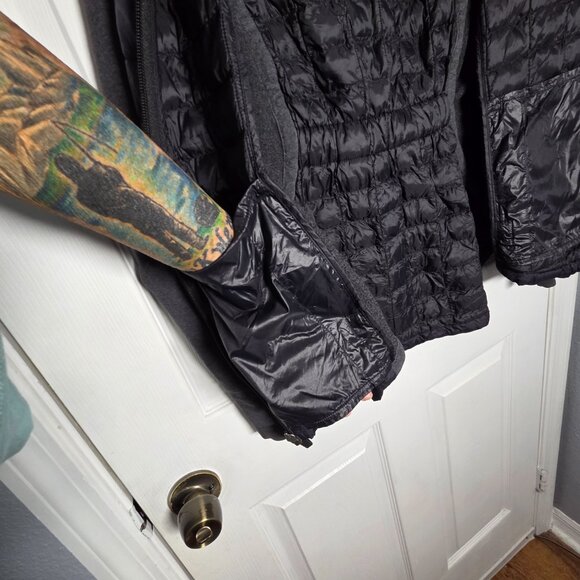 The North Face Quilted Hooded Jacket, Black & Dark Gray- Size: Large (Women’s) - Picture 5 of 8